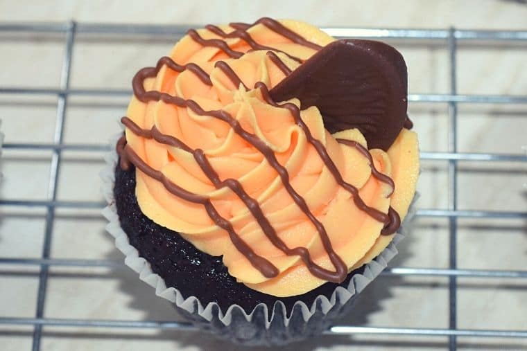 Easy Terry's chocolate orange cupcakes with an orange buttercream. Recipe using orange extract.