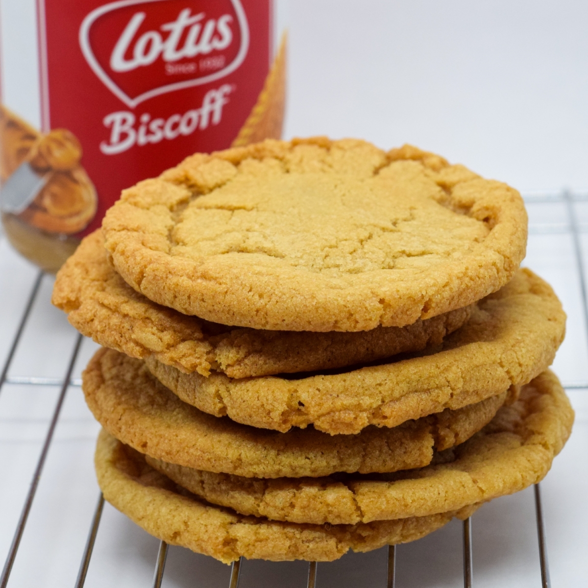 Easy Biscoff Stuffed Vegan Cookies without Weird Ingredients