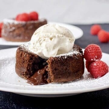 best warm molten chocolate lava cake
