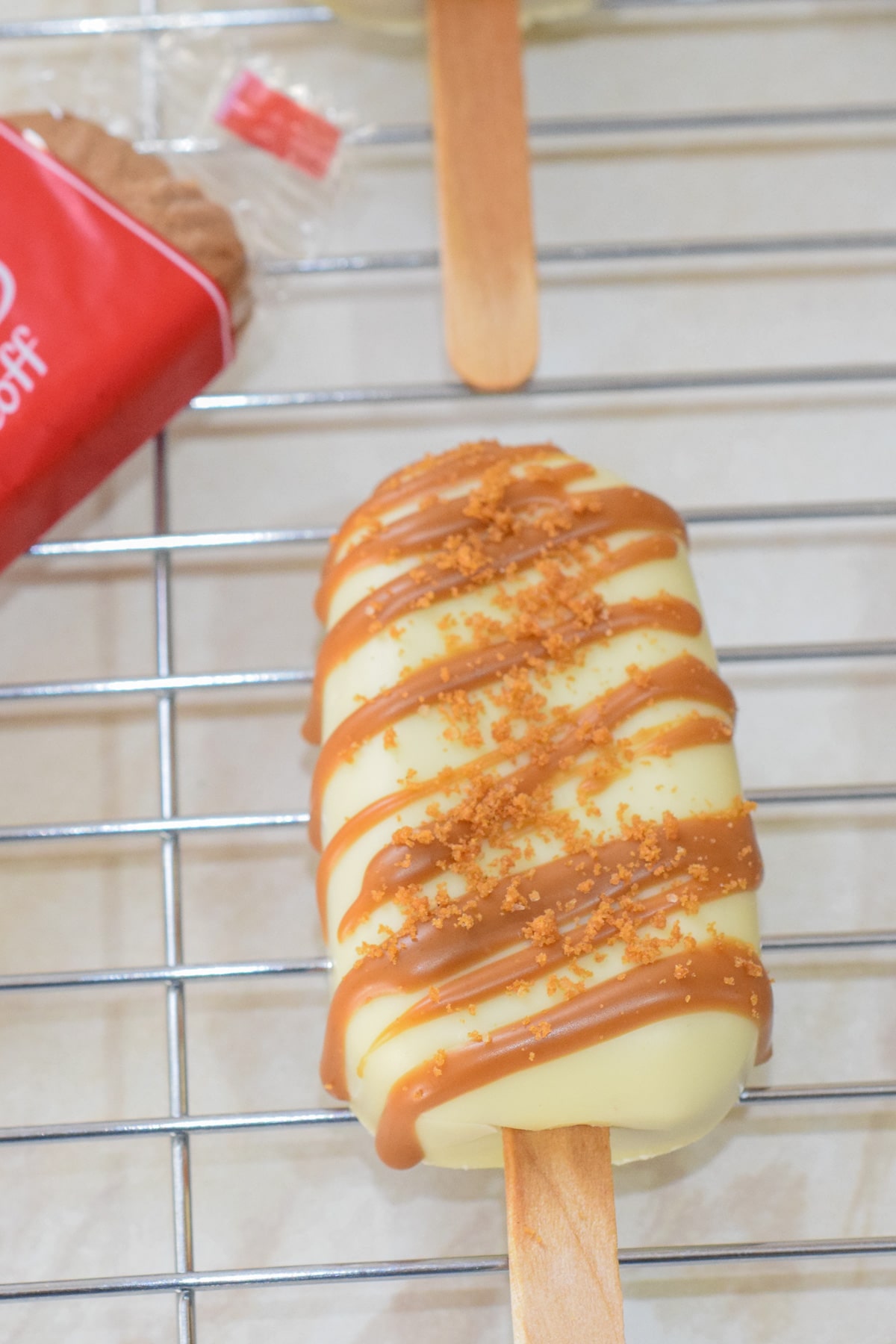 Lotus biscoff cakesicles (biscoff spread cake pop popsicles) close up
