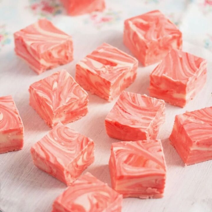 strawberry fluff fudge cubes for valentines day desserts.